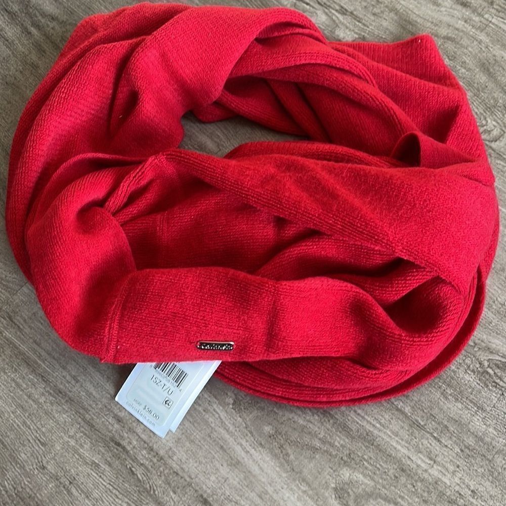Calvin Klein - TexturedāStripe Infinity Scar